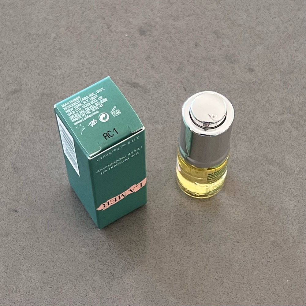 Brand NEW | La Mer the Renewal Oil 5ml - Picture 3 of 3